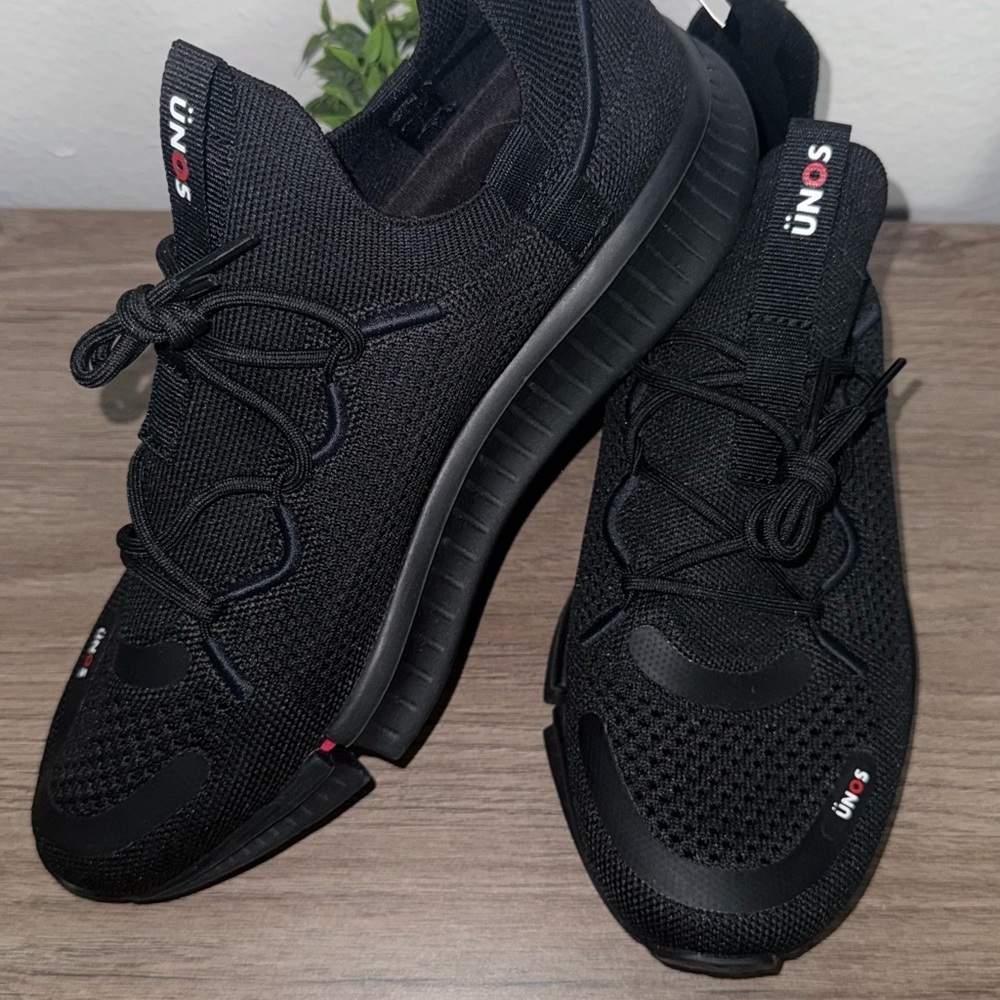 UNOS By SZ Adult Sneakers - Black M 6.5-7.5/W 8.0-9.0
